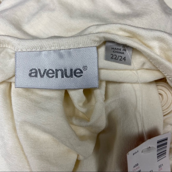 💖 Avenue Cream/Ivory Colored Top - Size 22/24 - Picture 2 of 5
